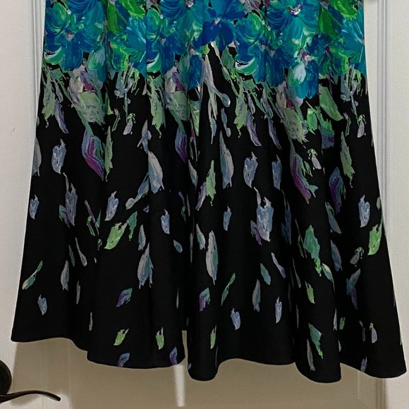 NWT Scuba Fit & Flare Dress Floral Back Zip Blue Black size 16 - Picture 4 of 14